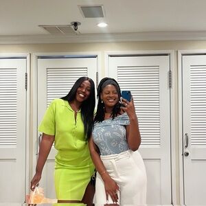 Hanifa - Robyn - Yellow